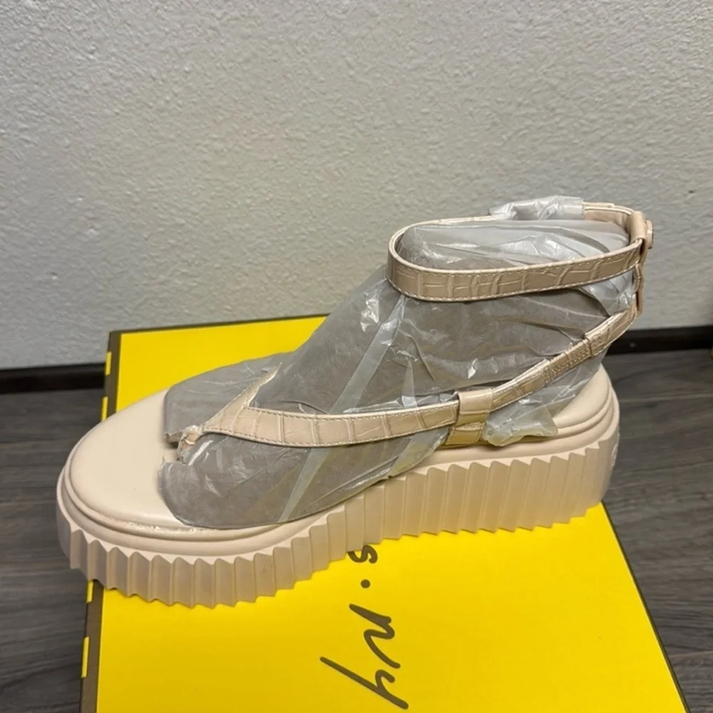 CIRCUS NY Women's Elana Platform Sandals